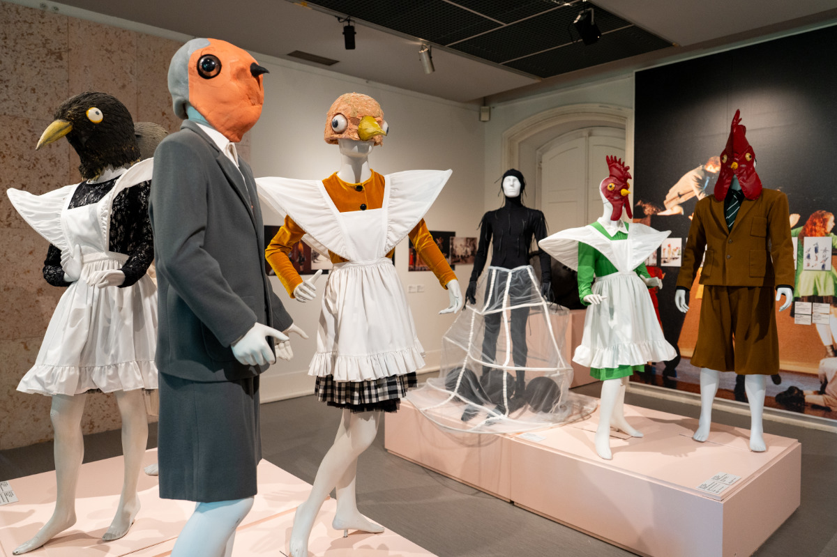 Figurinos de pássaros no Museu Nacional do Teatro e da Dança