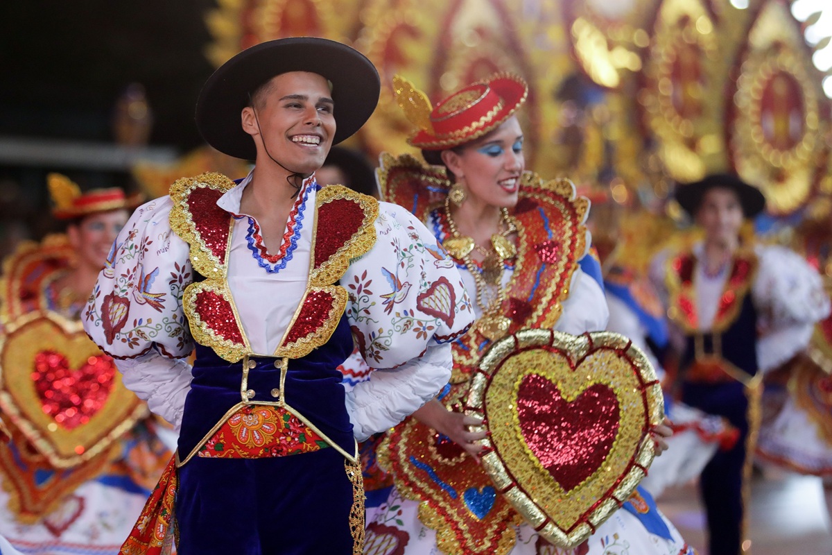 A Marcha de Alfama durante o desfile das Marchas Populares 2017, na Avenida da Liberdade, em Lisboa