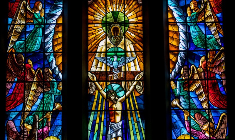 Pormenor dos Vitrais de Almada Negreiros da Igreja de Nossa Senhora do Rosário de Fátima