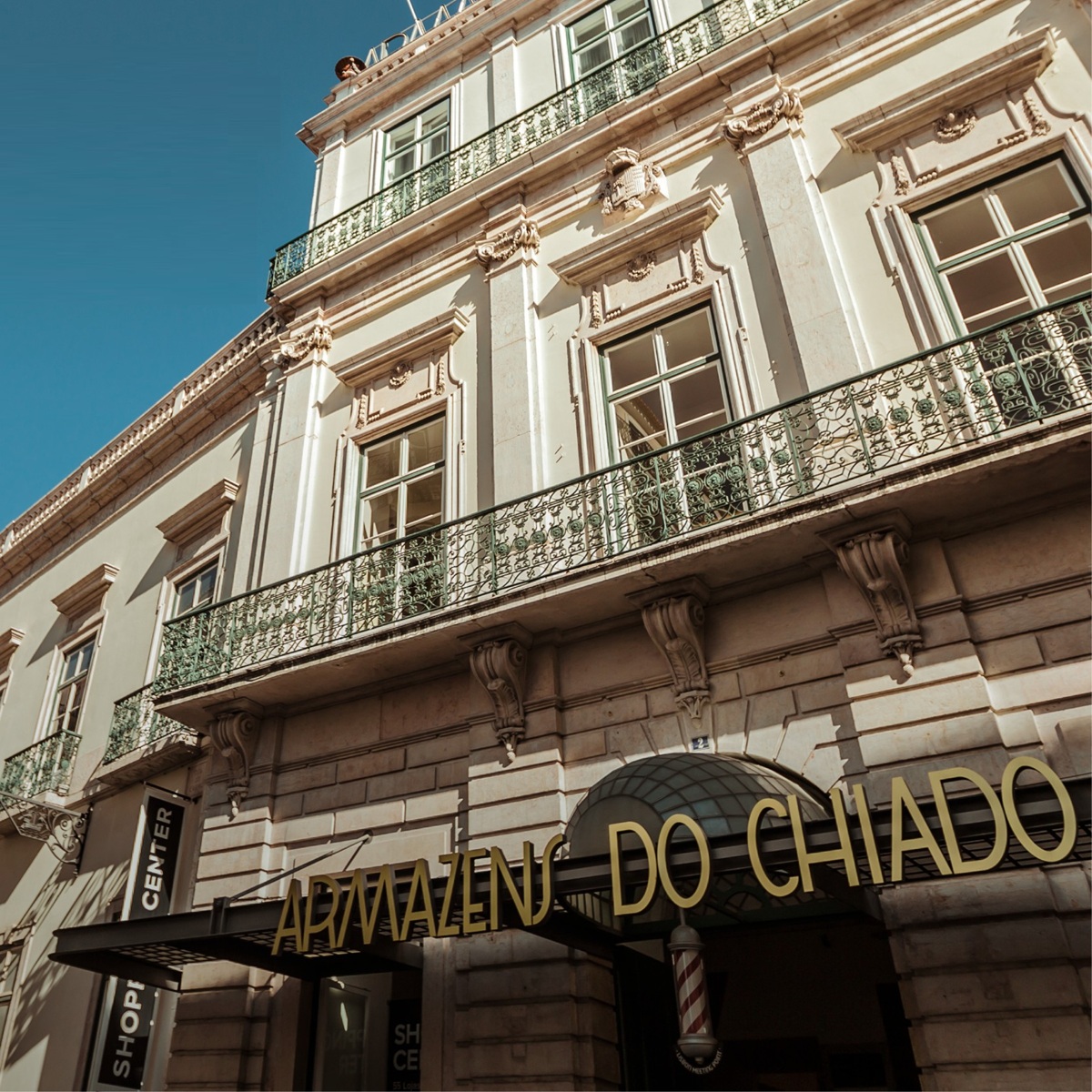 Armazéns do Chiado - pormenor da fachada do edifício